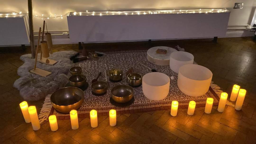 Sound bath instruments arranged for a session in Ruislip